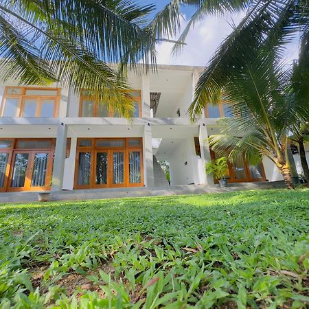 New Ocean Breeze Madiha Hotel Matara Exterior photo