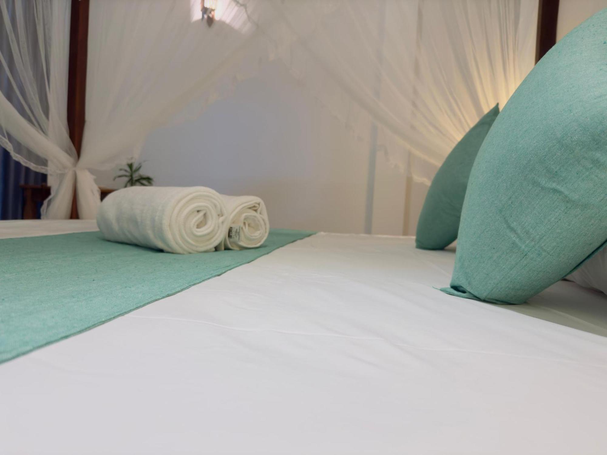 New Ocean Breeze Madiha Hotel Matara Exterior photo