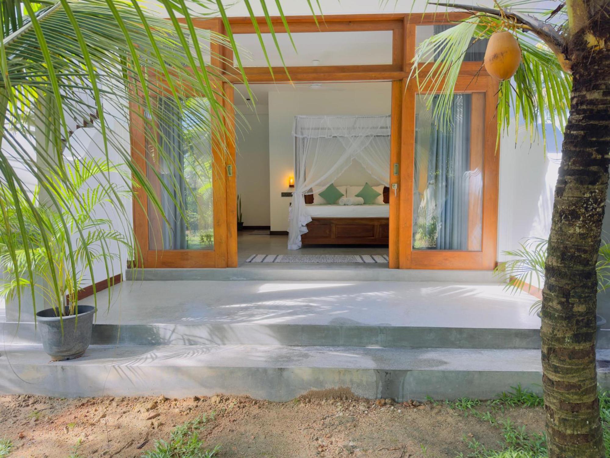 New Ocean Breeze Madiha Hotel Matara Exterior photo